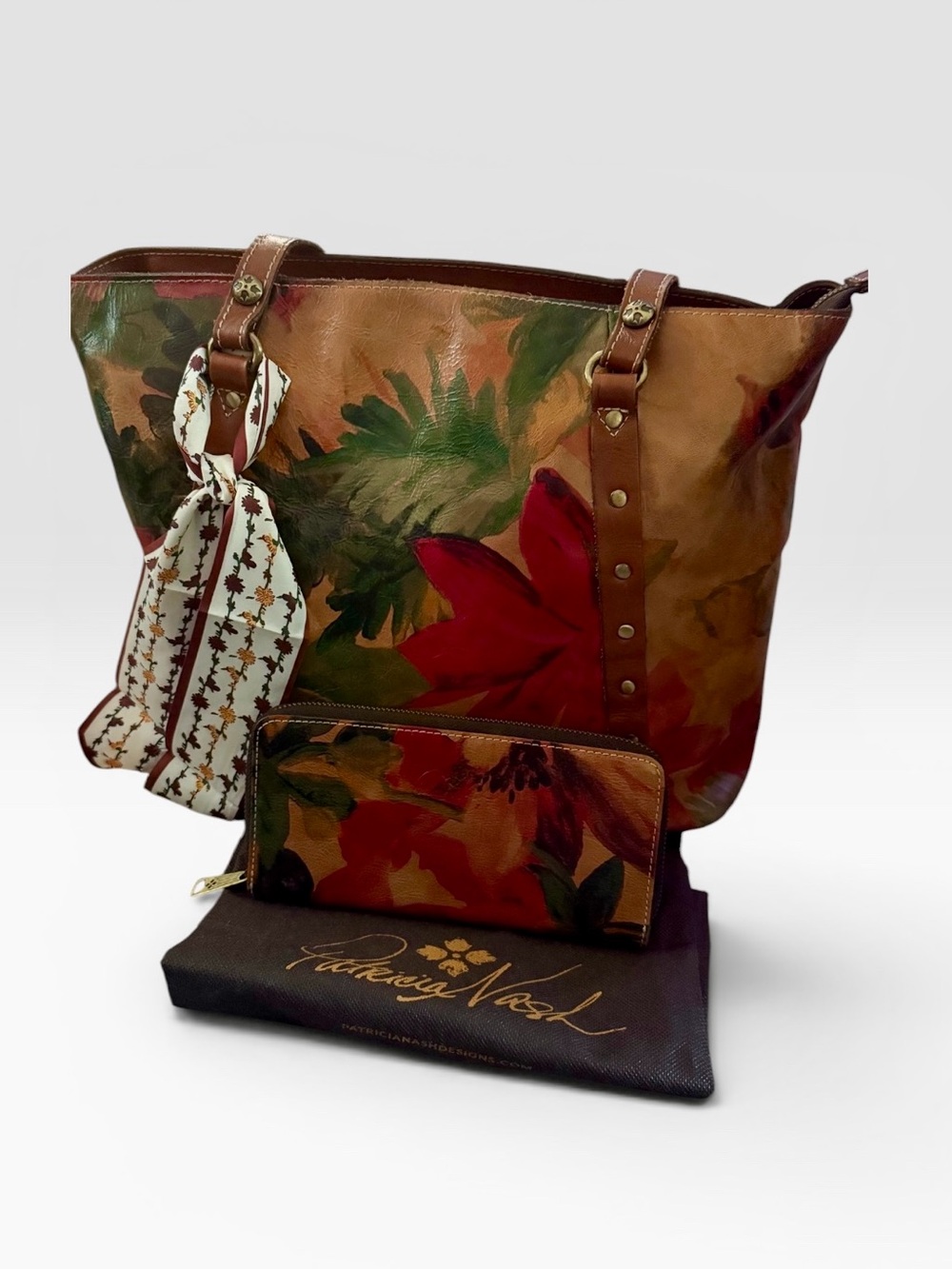 Patricia Nash Tote, Wallet And Dusty. Hand Painted, Italian Leather EUC - Picture 2 of 10